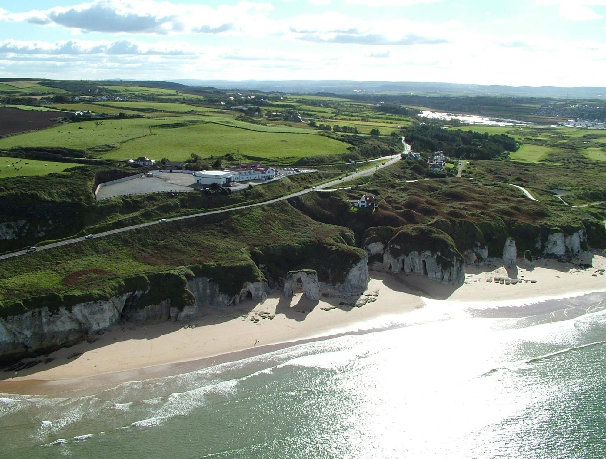 Royal Court Hotel Portrush Eksteriør bilde