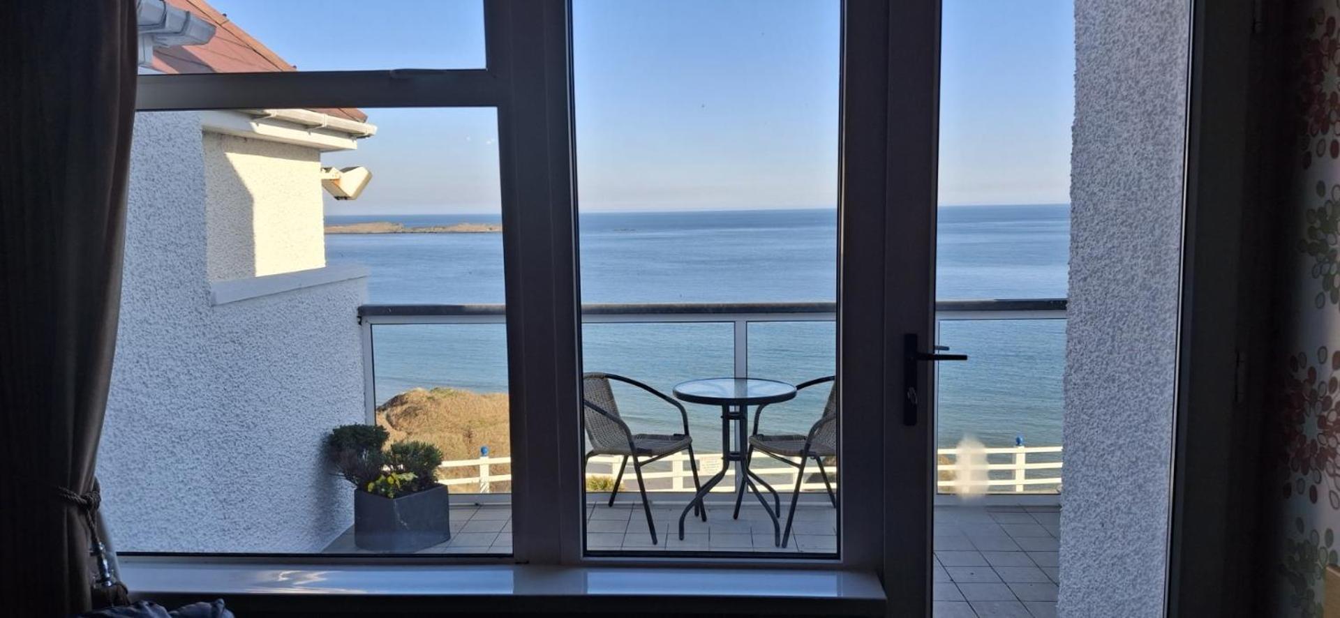 Royal Court Hotel Portrush Eksteriør bilde