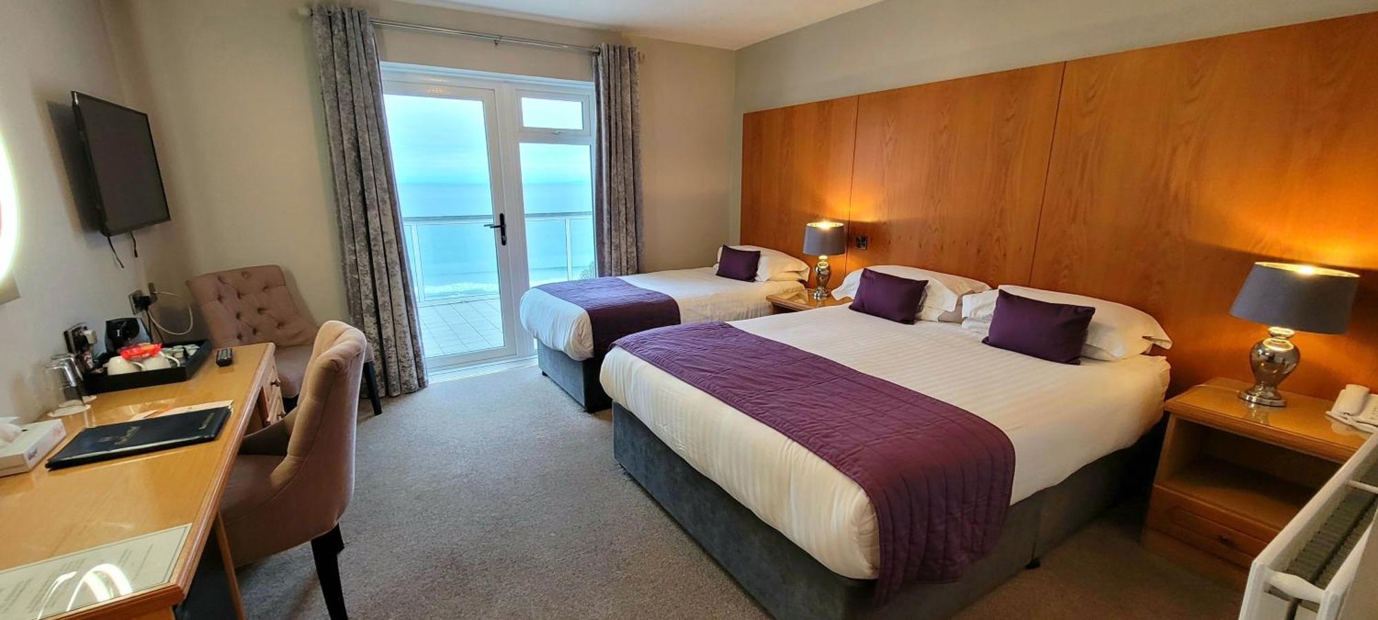Royal Court Hotel Portrush Eksteriør bilde